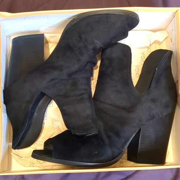 Yoki Peep Toe Slouchy Stacked Block Heel Booties - Picture 8 of 8